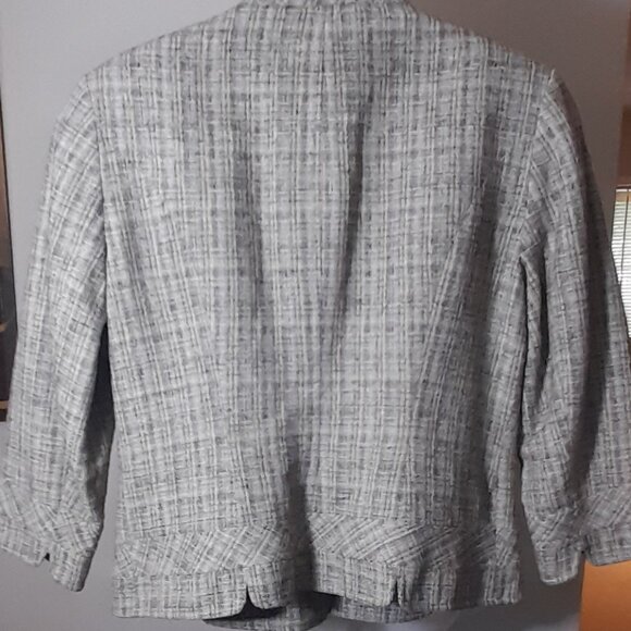 Short sleeve Jacket - Picture 2 of 2